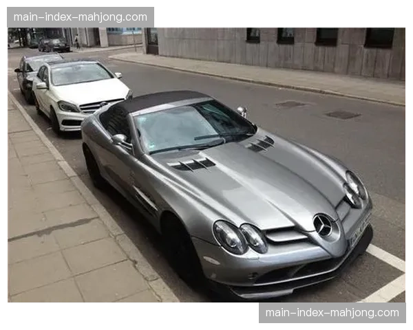 新旧对决：新生代技术流与老一辈力量派车手的风格碰撞