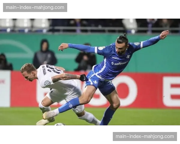 波鸿0-1不敌法兰克福，保级形势再度严峻