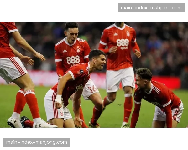 战术复盘：诺丁汉森林如何利用宽度限制了热刺的边路进攻